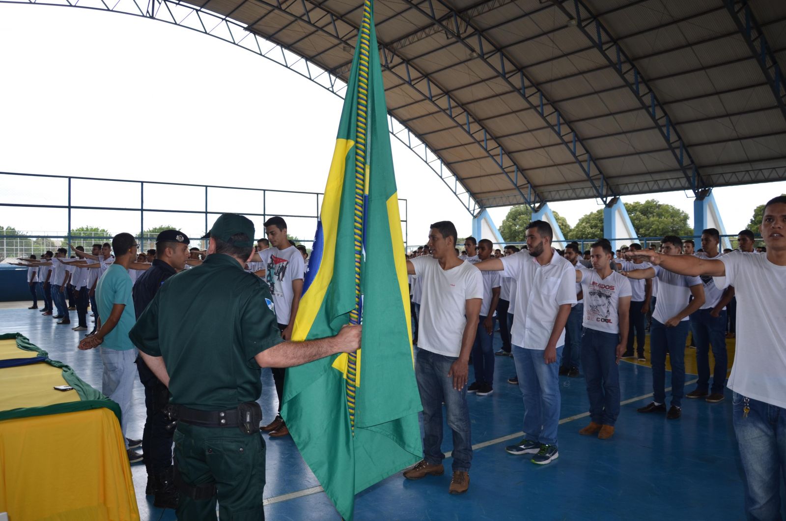 MAIS DE 700 JOVENS RECEBEM DISPENSA MILITAR EM ARIQUEMES - News Rondônia