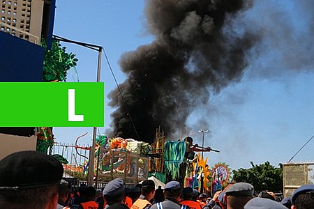 ALEGORIA DO CAPRICHOSO É DESTRUÍDA APÓS INCÊNDIO NA PRAÇA DOS BOIS; VEJA VÍDEO - News Rondônia
