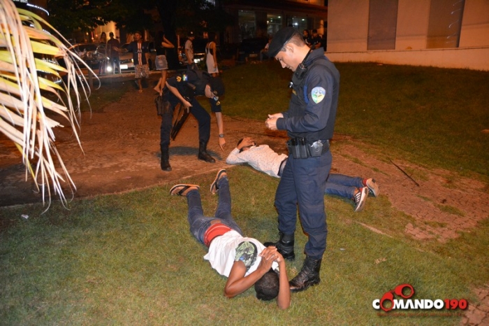 BRIGA GENERALIZADA ACONTECEU DURANTE EVENTO DE FINAL DE ANO E JOVEM ACABA PRESO ARMADO COM CANIVETE - VÍDEO - News Rondônia
