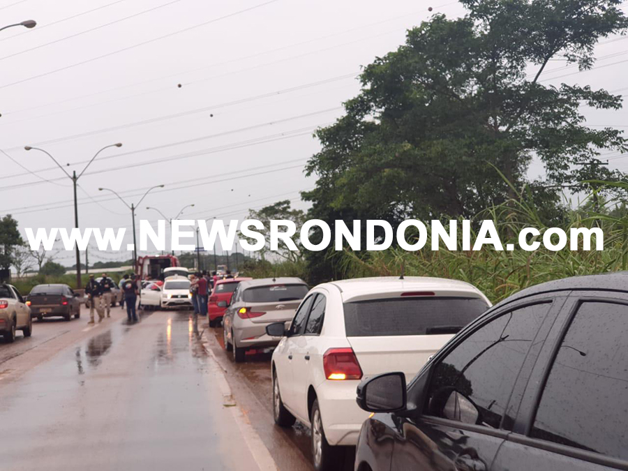 BR 364: Motorista de aplicativo sai da pista após carro aquaplanar e fica ferido - News Rondônia