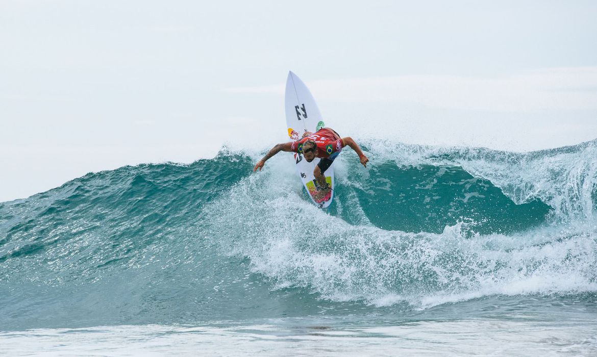 Surfe: Ítalo Ferreira avança direto na abertura da etapa mexicana - News Rondônia