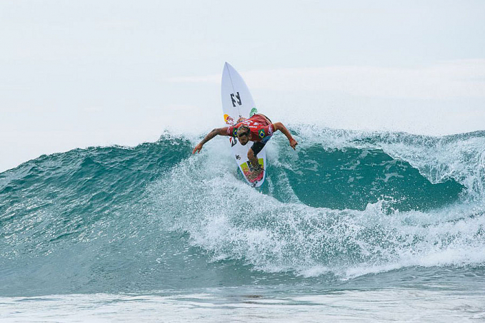 Surfe: Ítalo Ferreira avança direto na abertura da etapa mexicana - News Rondônia