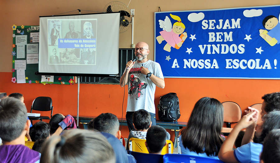 ALEKS PALITOT REALIZA PALESTRA NO TRIÂNGULO - News Rondônia