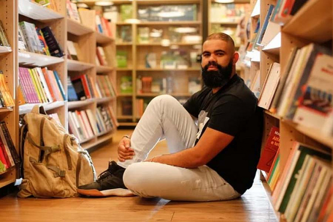 Carteiro viaja o Brasil distribuindo livros em escolas públicas - News Rondônia