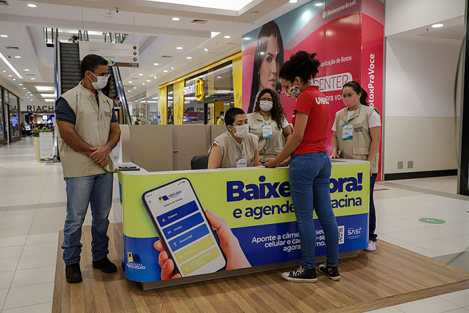 Prefeitura monta stand no shopping para orientar sobre o aplicativo SASI - News Rondônia