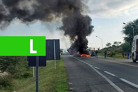 NEWS URGENTE: ESTUDANTES BLOQUEIAM BR-364 REIVINDICANDO TRANSPORTE ESCOLAR - VÍDEO - News Rondônia