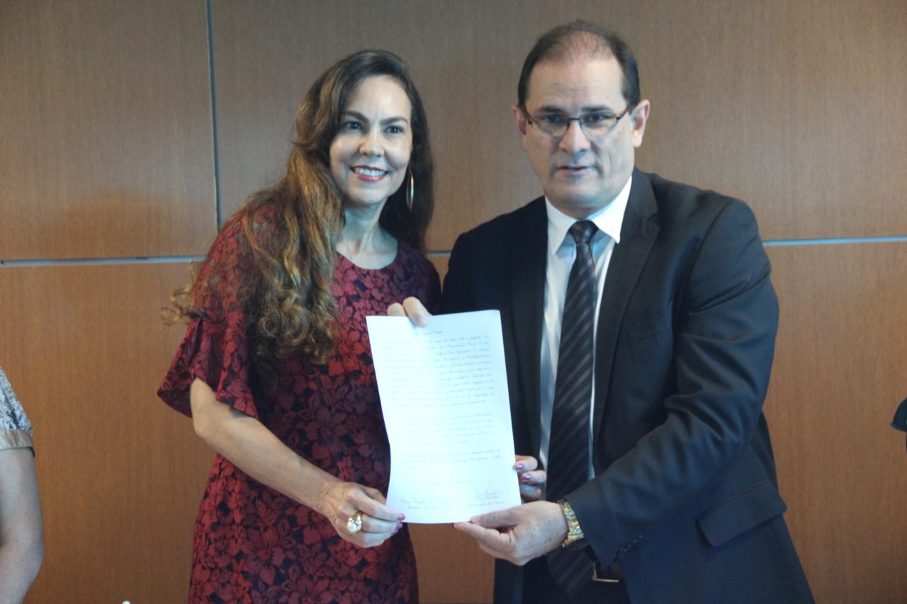 SECRETÁRIA E ADJUNTA DE EDUCAÇÃO TOMAM POSSE - News Rondônia