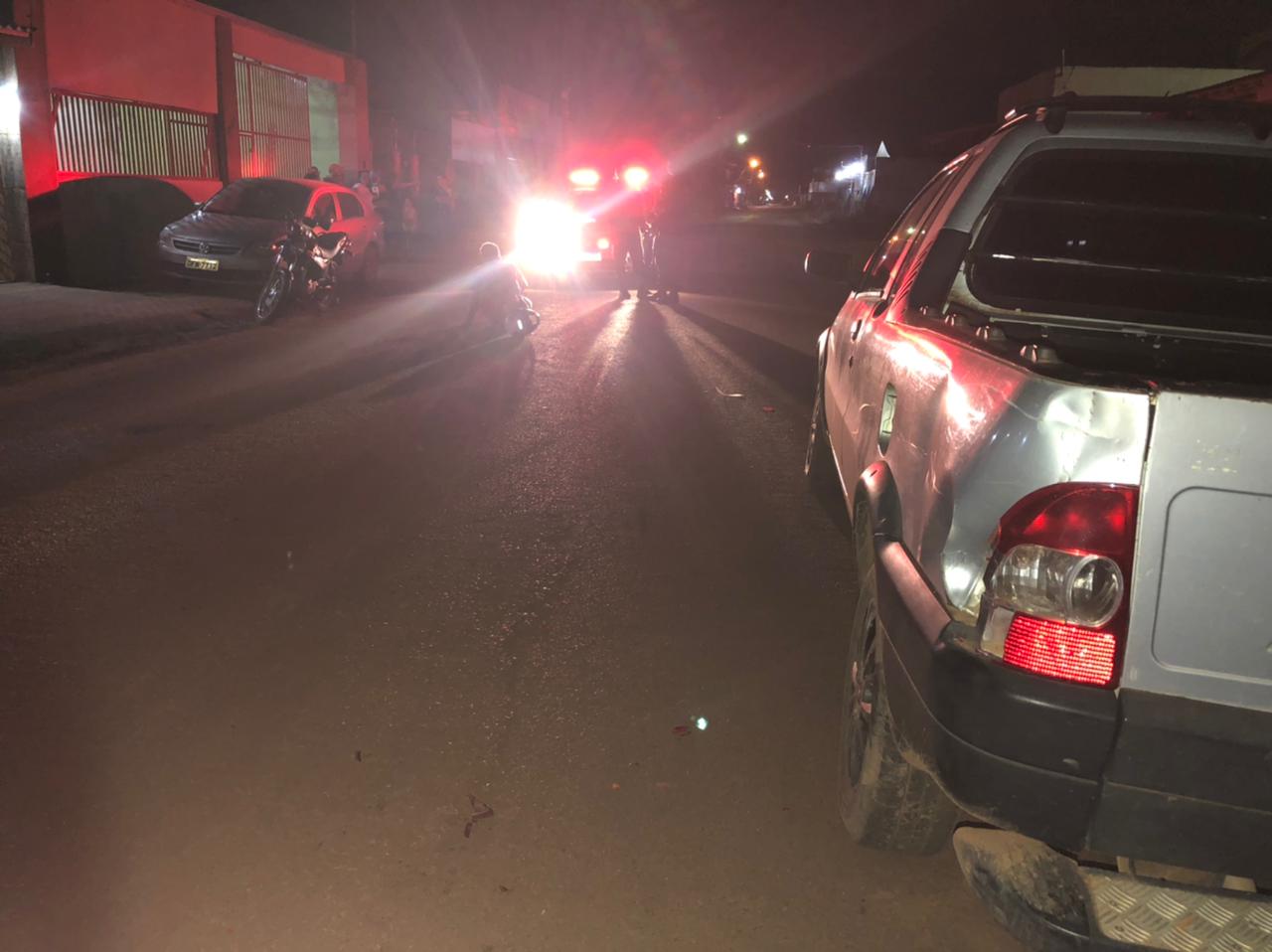 Motociclista bate em carro estacionado e acaba preso após recusar atendimento médico - News Rondônia