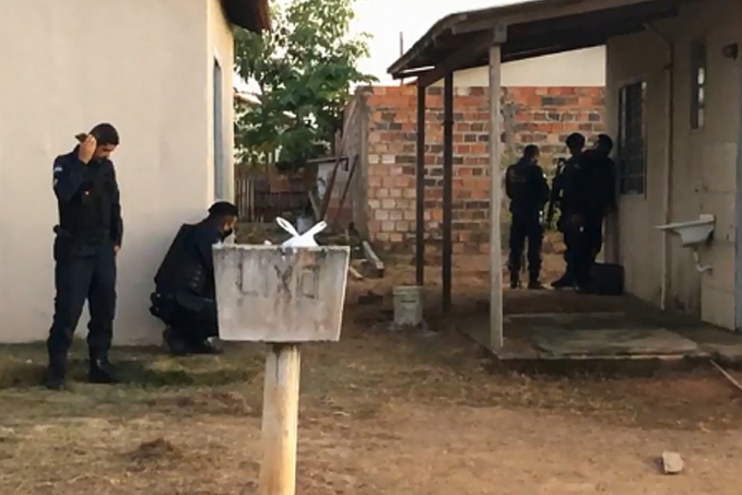 VEJA VÍDEO - Casal era mantido refém por marginais no Cristal da Calama - News Rondônia