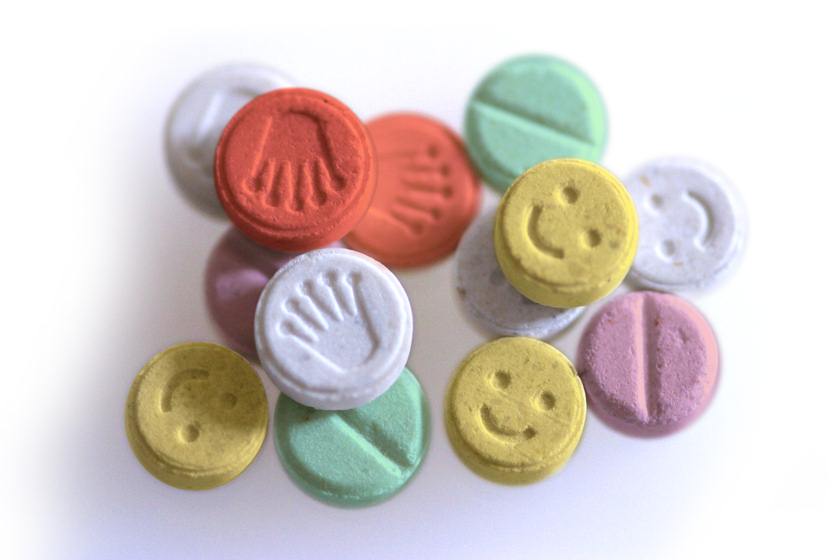 PROFESSOR É PRESO POR ENSINAR ALUNOS A FABRICAR ECSTASY - News Rondônia
