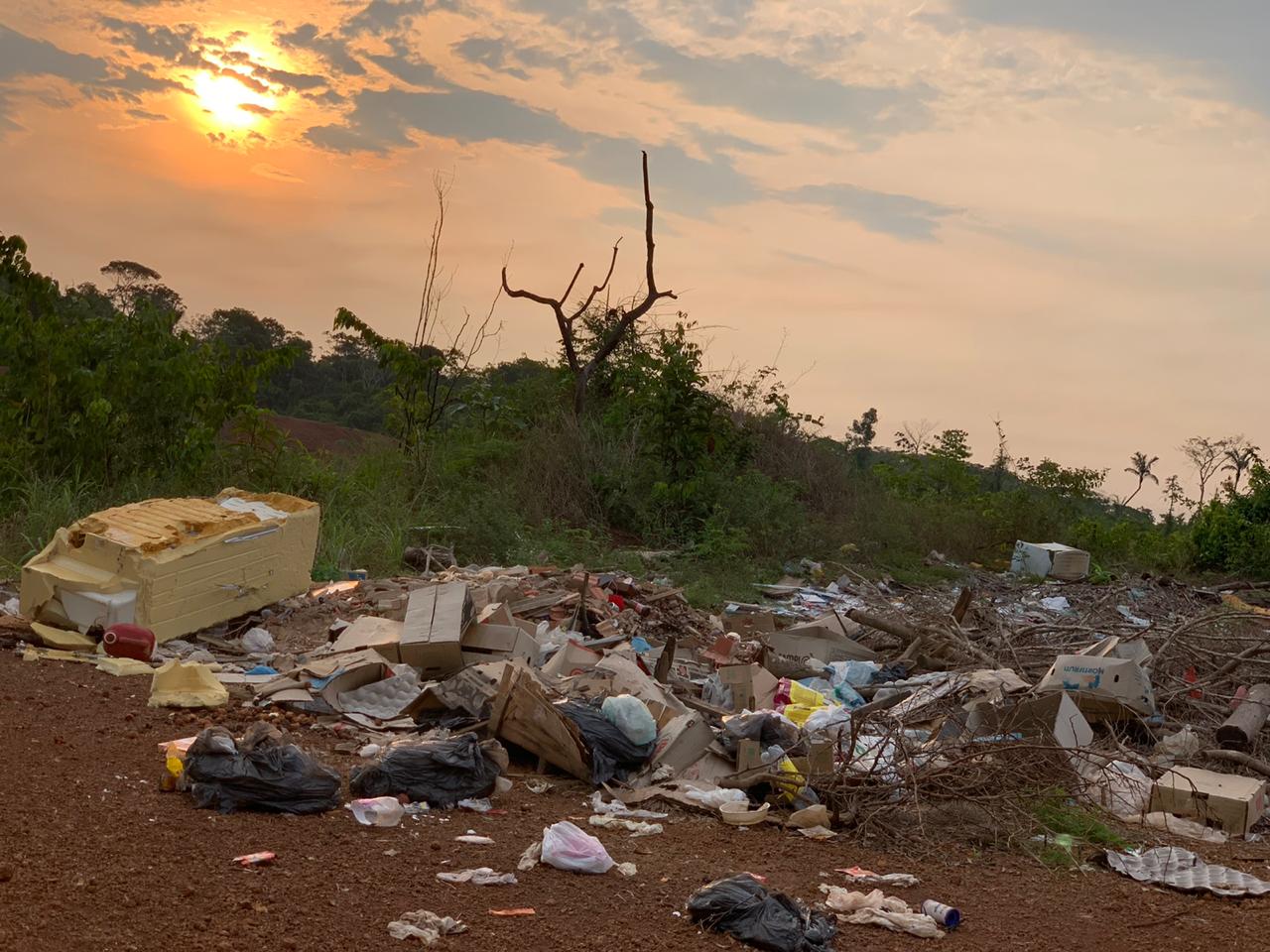Associação de Moradores realiza mutirão de limpeza no Ramal Niterói, próximo a Porto Velho - News Rondônia
