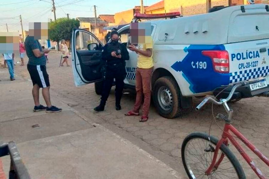 Homem de 31 anos consegue escapar ileso após suposto membro do PCC disparar seis tiros de pistola contra ele - News Rondônia