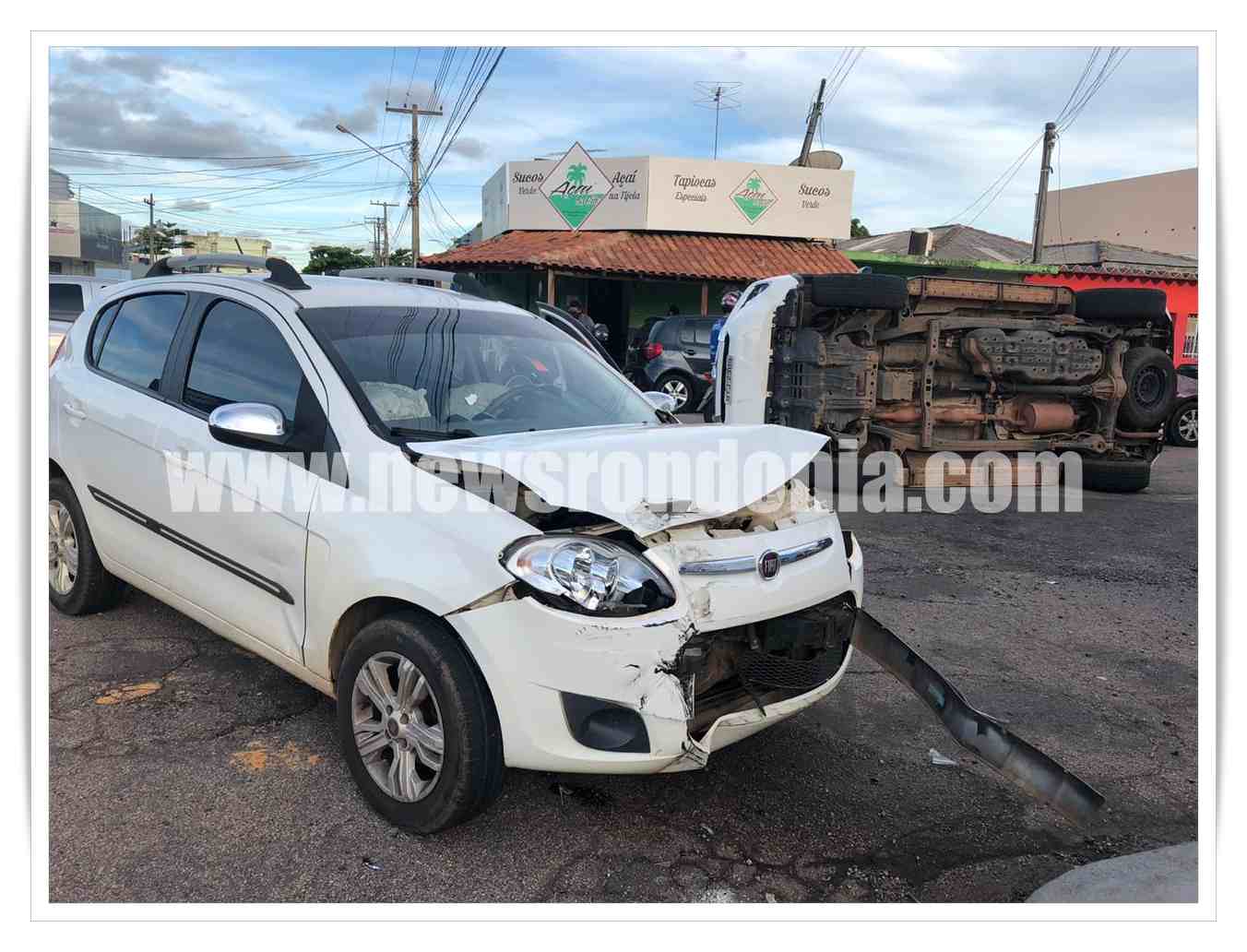 Caminhonete SW4 tomba após avançar preferencial e ser atingida por pálio no centro de Porto Velho - News Rondônia