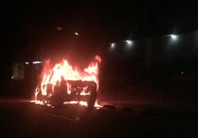VÍDEO MOSTRA CARRO EM CHAMAS EM AVENIDA DE MANAUS - News Rondônia