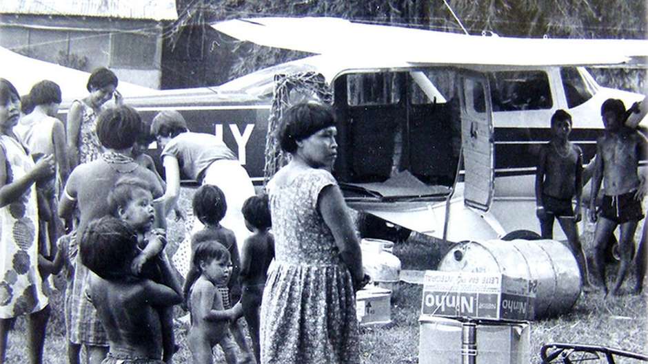 MISSIONÁRIOS APRENDEM ATÉ A PILOTAR AVIÃO PARA EVANGELIZAR ÍNDIOS NA AMAZÔNIA - News Rondônia
