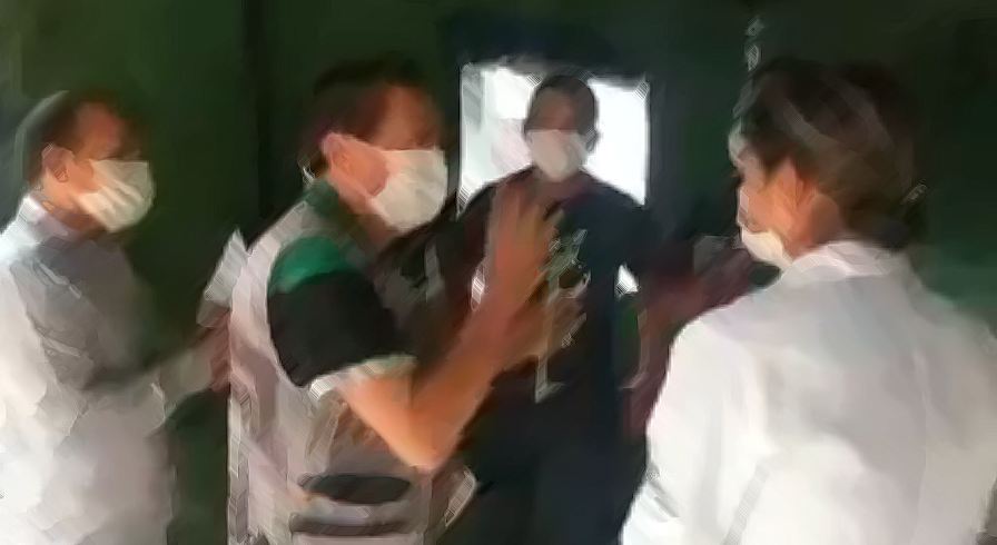 COVID-19: BRASILEIROS QUE CRUZAM A PONTE ENTRE ACRE E BOLÍVIA SÃO OBRIGADOS A AFERIR A TEMPERATURA CORPORAL - News Rondônia