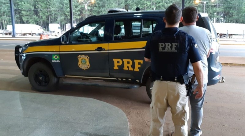 DURANTE VIAGEM DE ÔNIBUS, FORAGIDO DA JUSTIÇA DO PARANÁ É PRESO PELA PRF EM VILHENA - News Rondônia