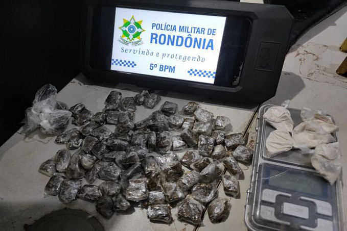 Polícia Militar apreende entorpecentes e foragido da justiça durante abordagem - News Rondônia