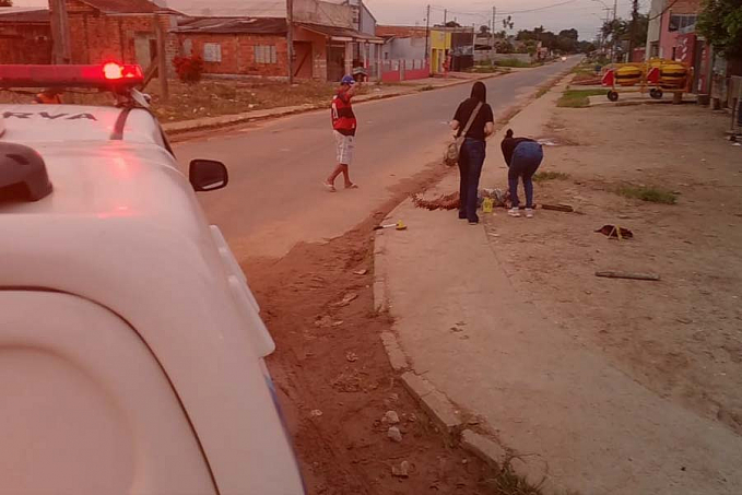 BRUTALIDADE - Mulher é executada à golpes de faca e pauladas - News Rondônia