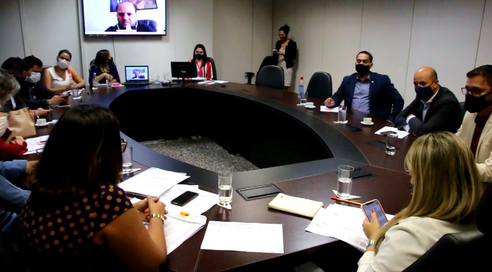 CONTRIBUIÇÃO SERVIDORES: Deputado Eyder Brasil debate sobre a Reforma da Previdência em Rondônia - News Rondônia