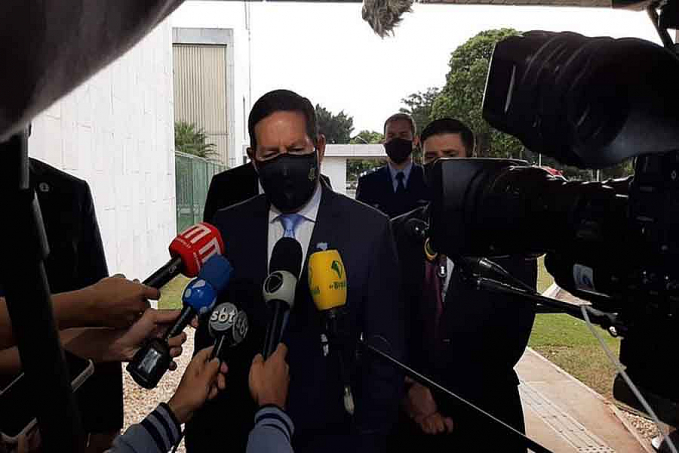 Pazuello entende que 'cometeu um erro', diz Mourão sobre ida do ex-ministro a ato com Bolsonaro - News Rondônia