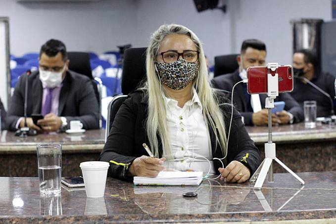 Márcia Socorristas Animais vota a favor do PL que viabiliza compra de vacina contra a Covid-19 em Porto Velho - News Rondônia