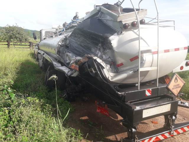 TRAGÉDIA - Rondonienses se envolvem em grave acidente que resultou em duas morte no MT - News Rondônia