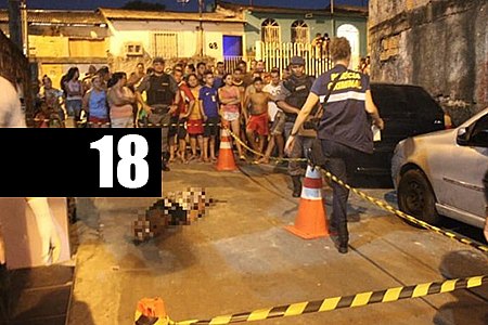 HOMEM É PERSEGUIDO E EXECUTADO A TIROS POR RIVAL NO MEIO DA RUA EM MANAUS - News Rondônia