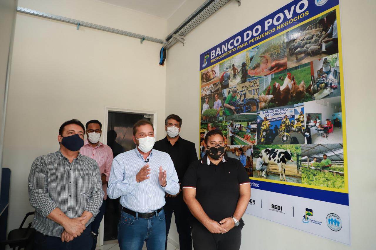 Prefeito inaugura posto do Banco do Povo no Prédio da Prefeitura - News Rondônia