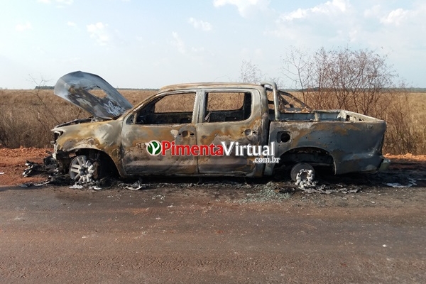 CAMINHONETE TEM PANE ELÉTRICA E PEGA FOGO NA BR-364 EM PIMENTA BUENO - News Rondônia