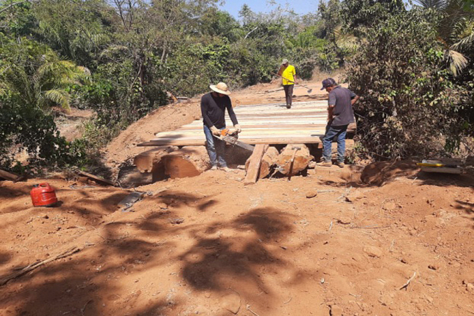 Rolim de Moura: SEMOSP concluiu cascalhamento da linha 164 Norte e recuperou 03 pontes na Zona Rural - News Rondônia