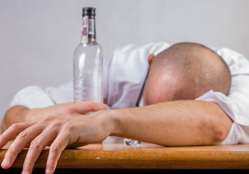 CIENTISTAS CONSEGUEM FREAR ALCOOLISMO COM TRANQUILIZANTE ANIMAL - News Rondônia
