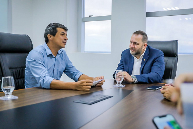 Presidente Alex Redano discute liberação de recursos para Jaru com o vereador Schimiti Patroleiro - News Rondônia