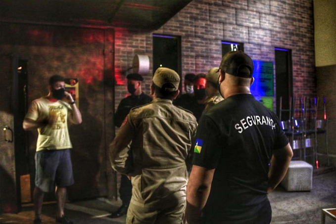 FISCALIZAÇÃO: Estabelecimentos comerciais são fiscalizados durante Operação Prevenção, em Porto Velho, na madrugada deste sábado, 4 - News Rondônia
