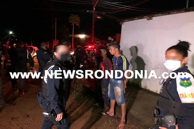 Suspeitos são detidos após perseguição a dupla que fez roubo em residência levando carro da vítima - News Rondônia