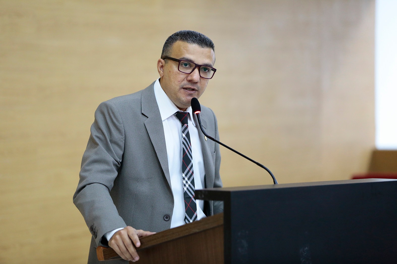Lei do deputado Alex Silva assegura assistência religiosa na rede de saúde durante período de pandemia - News Rondônia