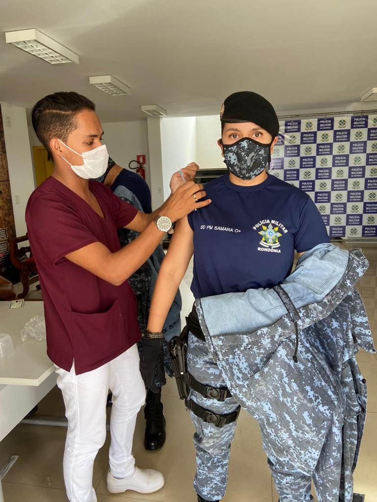 SEMUSA OFERECE VACINA A CAMINHONEIROS E PROFISSIONAIS DE SEGURANÇA E SALVAMENTO - News Rondônia