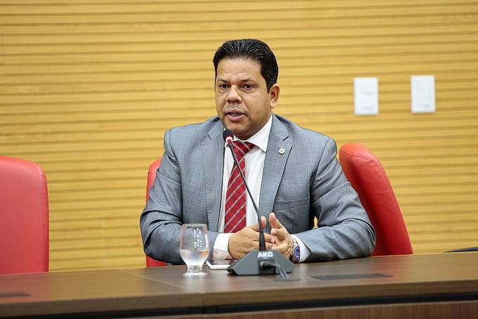 Jair Montes pede que governo volte a pagar o Auxílio Covid aos policiais penais - News Rondônia