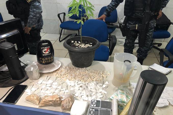 DE NOVO: Jovem com 14 passagens pela Polícia é preso com grande quantidade de drogas na zona sul da capital - News Rondônia
