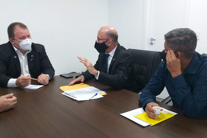 Dr Neidson recebe representantes da Associação dos ferroviários - News Rondônia