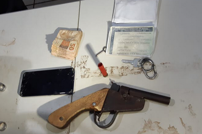 CORONHADAS: Adolescente e irmão agridem idoso durante roubo na zona leste - News Rondônia