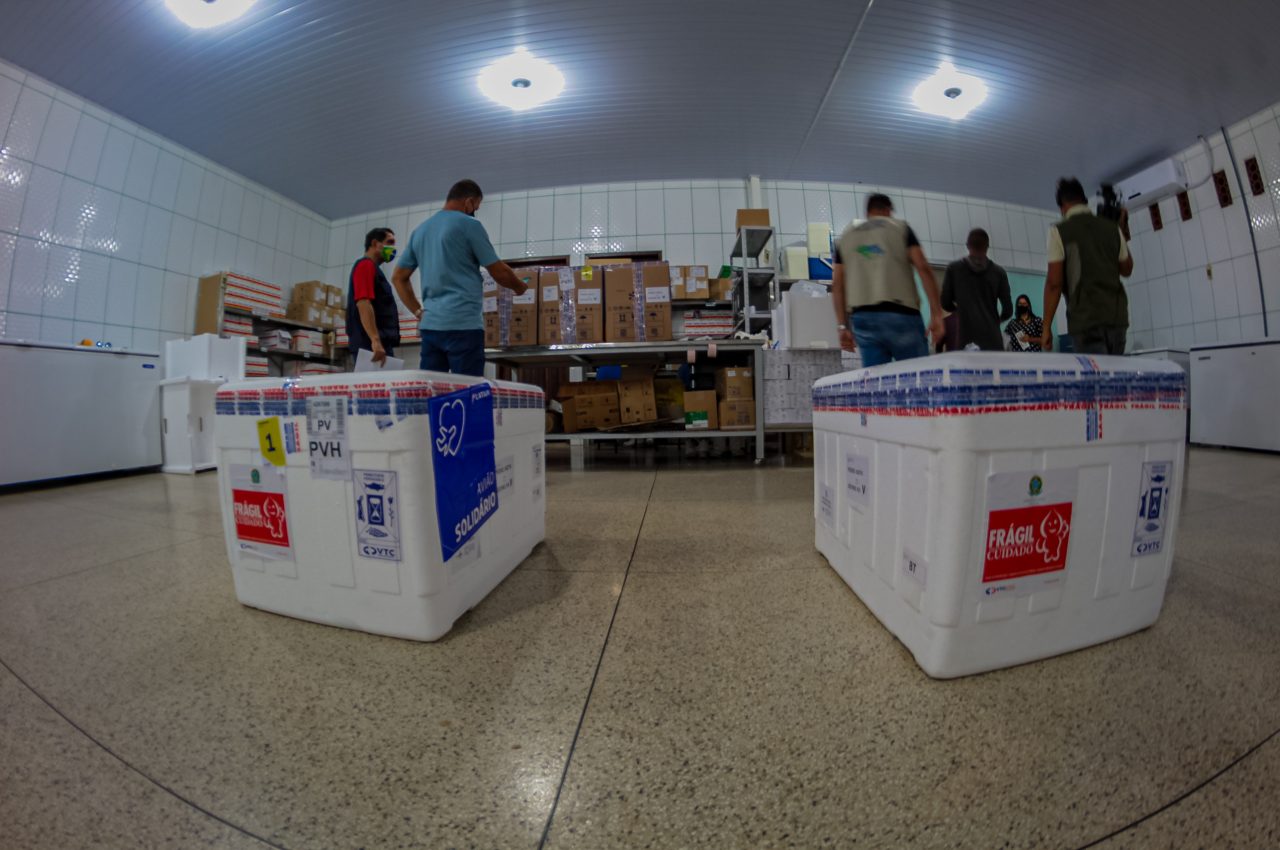 Rondônia recebe 52.210 doses de vacinas contra a covid-19 - News Rondônia