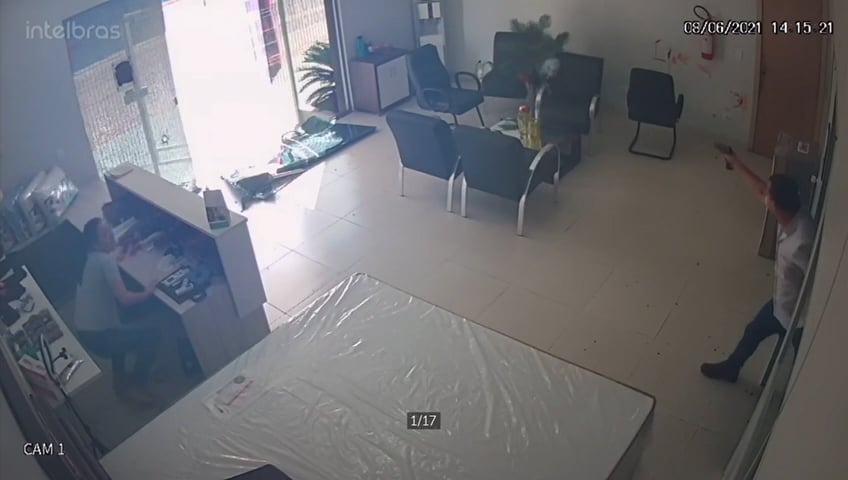 VÍDEO: Comerciante reage a assalto e atira em dois bandidos em Ji-Paraná - News Rondônia
