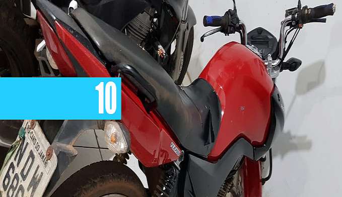POLÍCIA ABORDA E PRENDE DUPLA COM MOTO ROUBADA NA ZONA SUL - News Rondônia