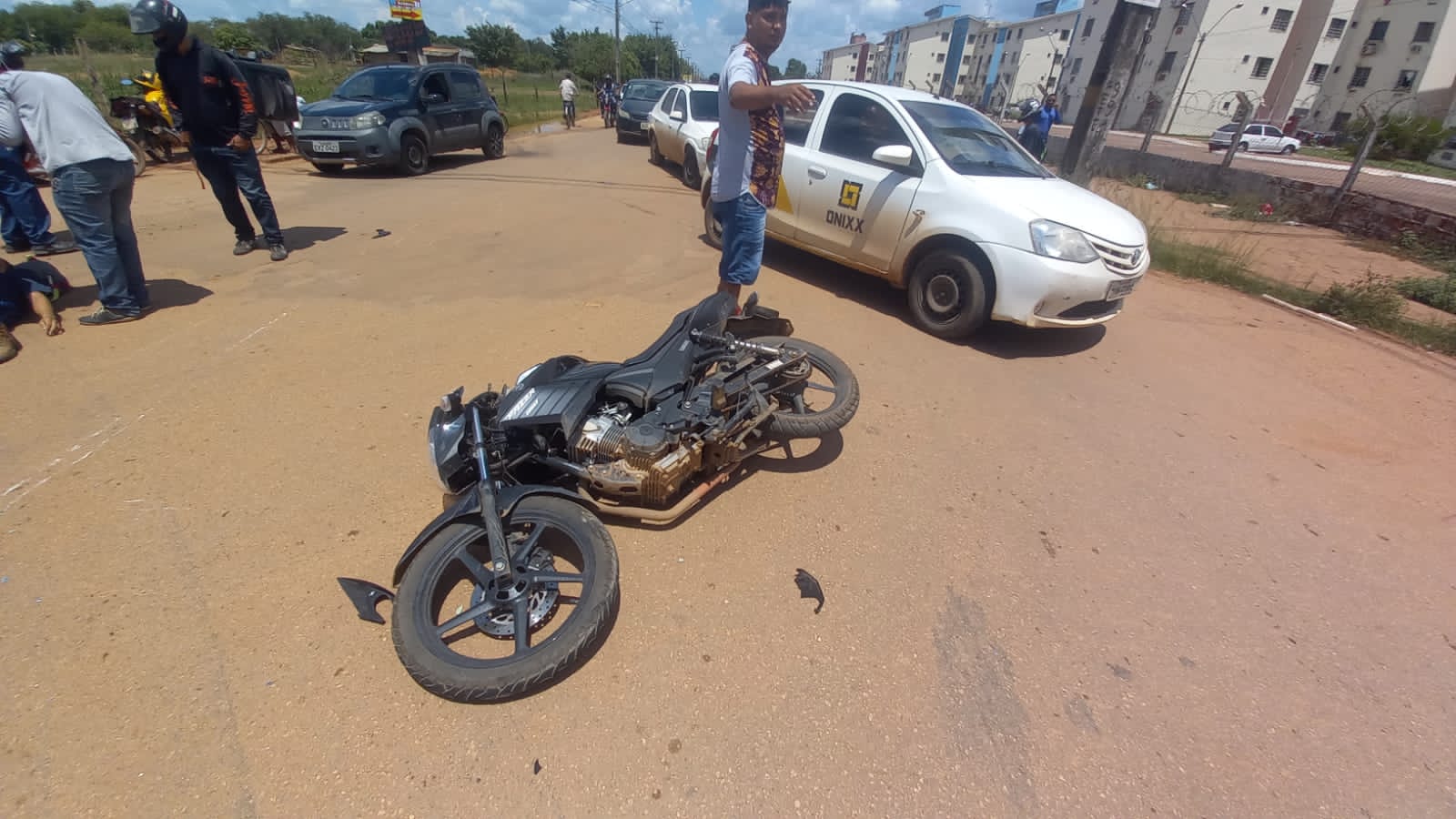 GRAVE ACIDENTE - Motociclista fica sangrando pela boca na zona leste - News Rondônia