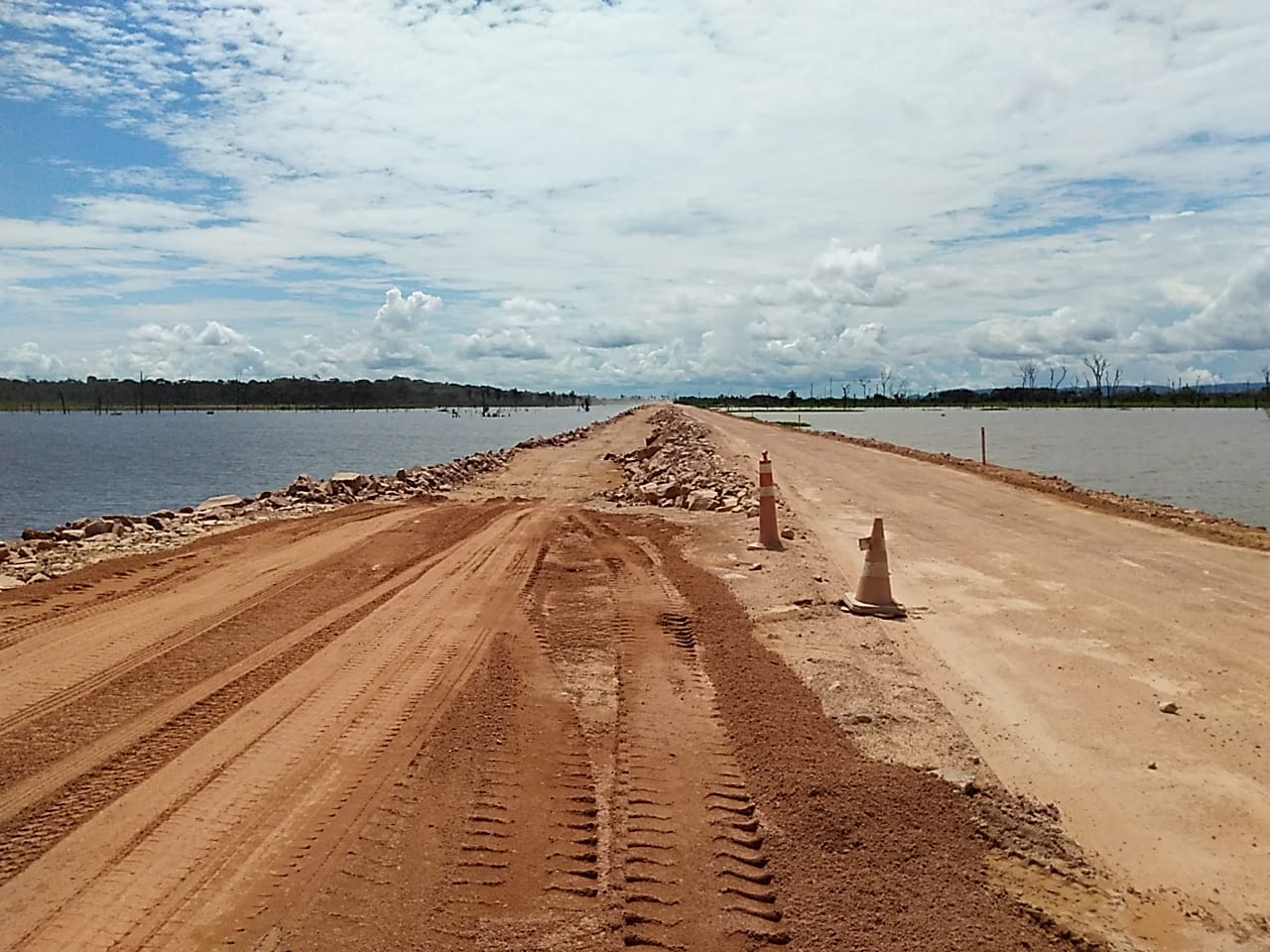 BR-364: 'OBRA DE ELEVAÇÃO DO KM 851 AO 876 ESTÁ QUASE CONCLUÍDA', AFIRMA DNIT - News Rondônia