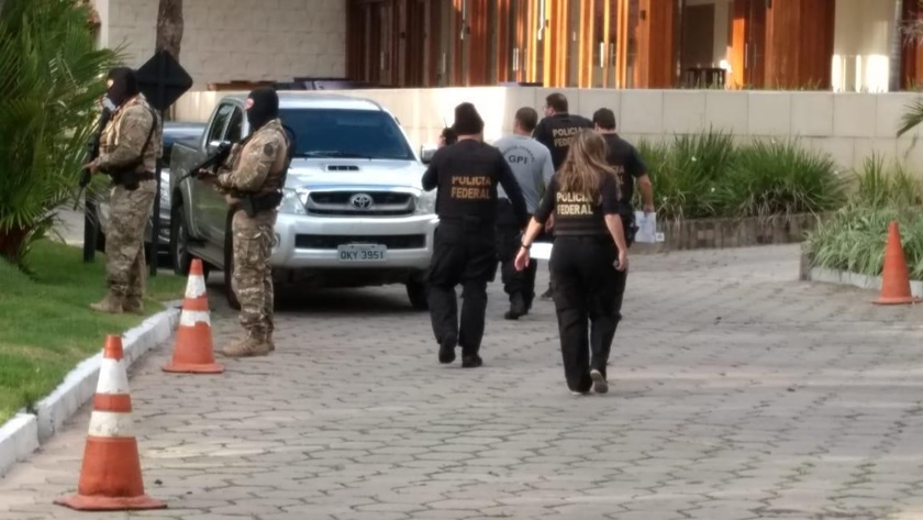 VÍDEO: PF DESARTICULA GRUPO ESPECIALIZADO EM CONTRABANDO DE CIGARROS - News Rondônia