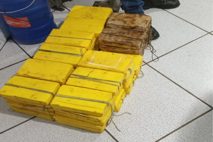 NERVOSISMO - PRF prende motorista em S-10 transportando quase 60kg de cocaína na BR-364 - News Rondônia