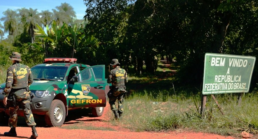 POLÍCIA BRASILEIRA AJUDA A BOLÍVIA A RECUPERAR CIDADE CONTROLADA POR NARCOTRAFICANTES - News Rondônia