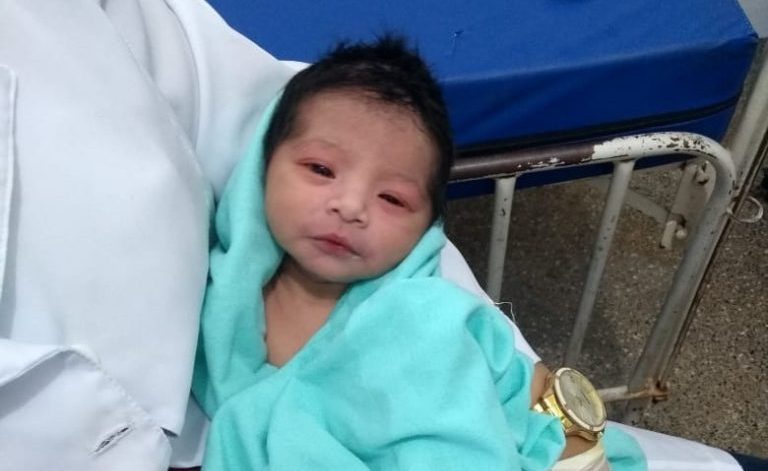 BEBÊ INDÍGENA ENTERRADA VIVA EM ALDEIA DEVE FICAR COM O PAI - News Rondônia